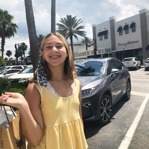 Meet your Posher, Avery